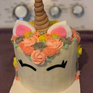 Meet your Posher, Leya